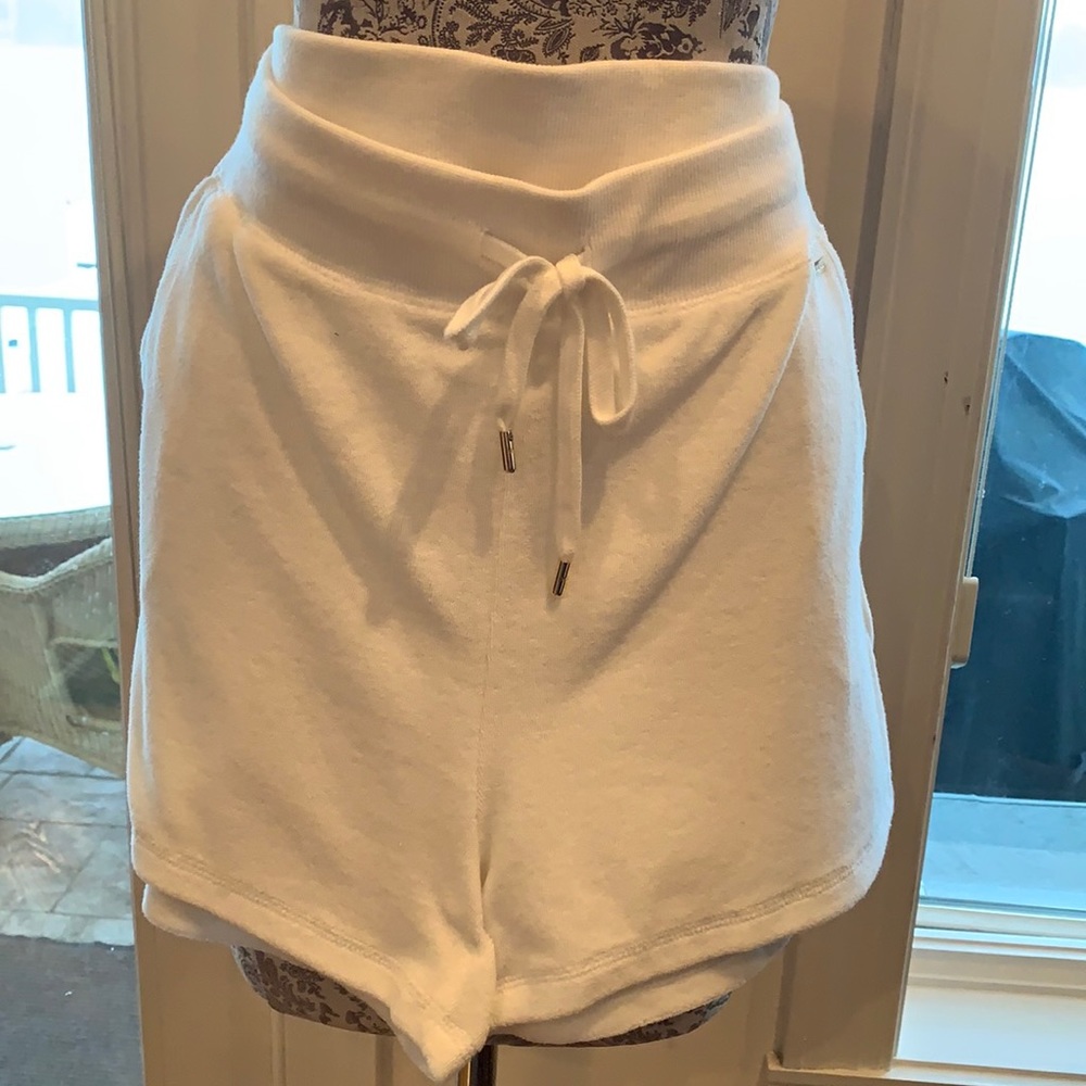 Women’s shorts xlg elastic and draw string